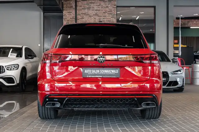 Volkswagen Touareg view 9