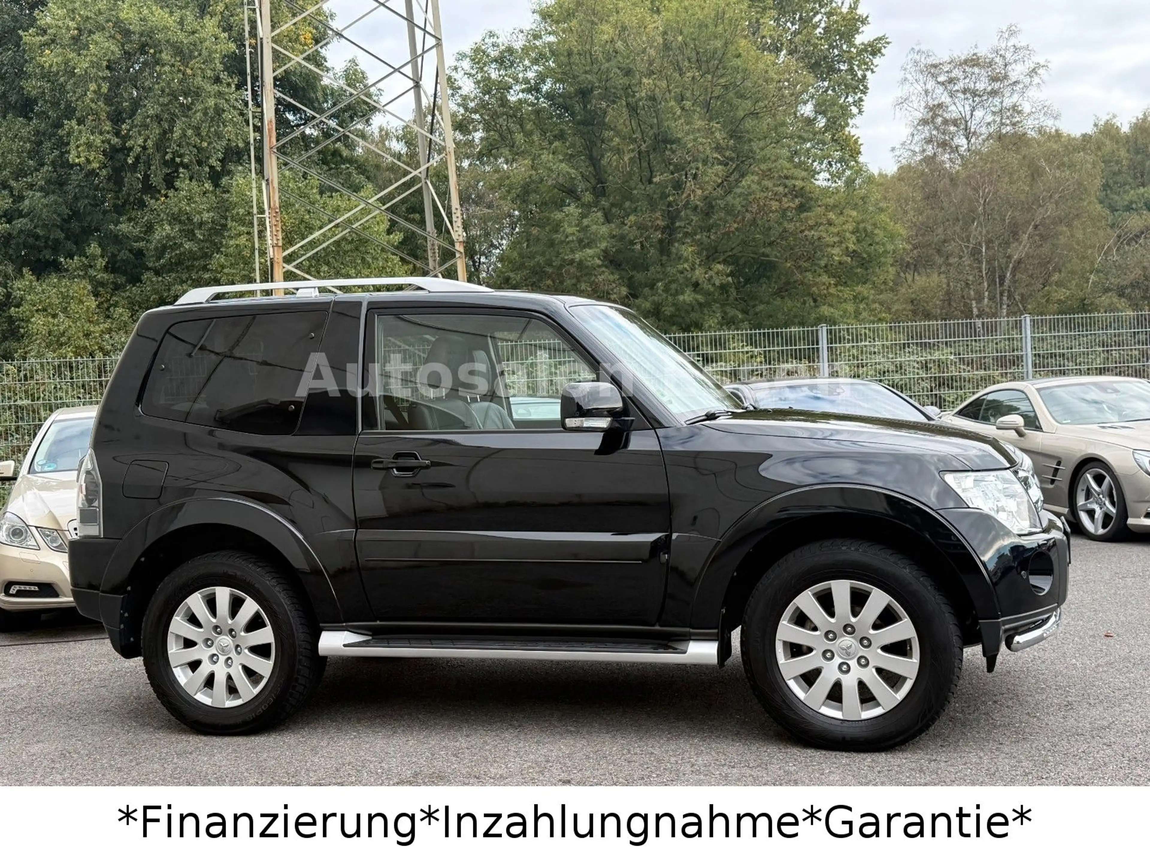 Mitsubishi Pajero 3.8 V6 Mivec Instyle*Allrad*Navi*SHZ*1 Ha — photo 12