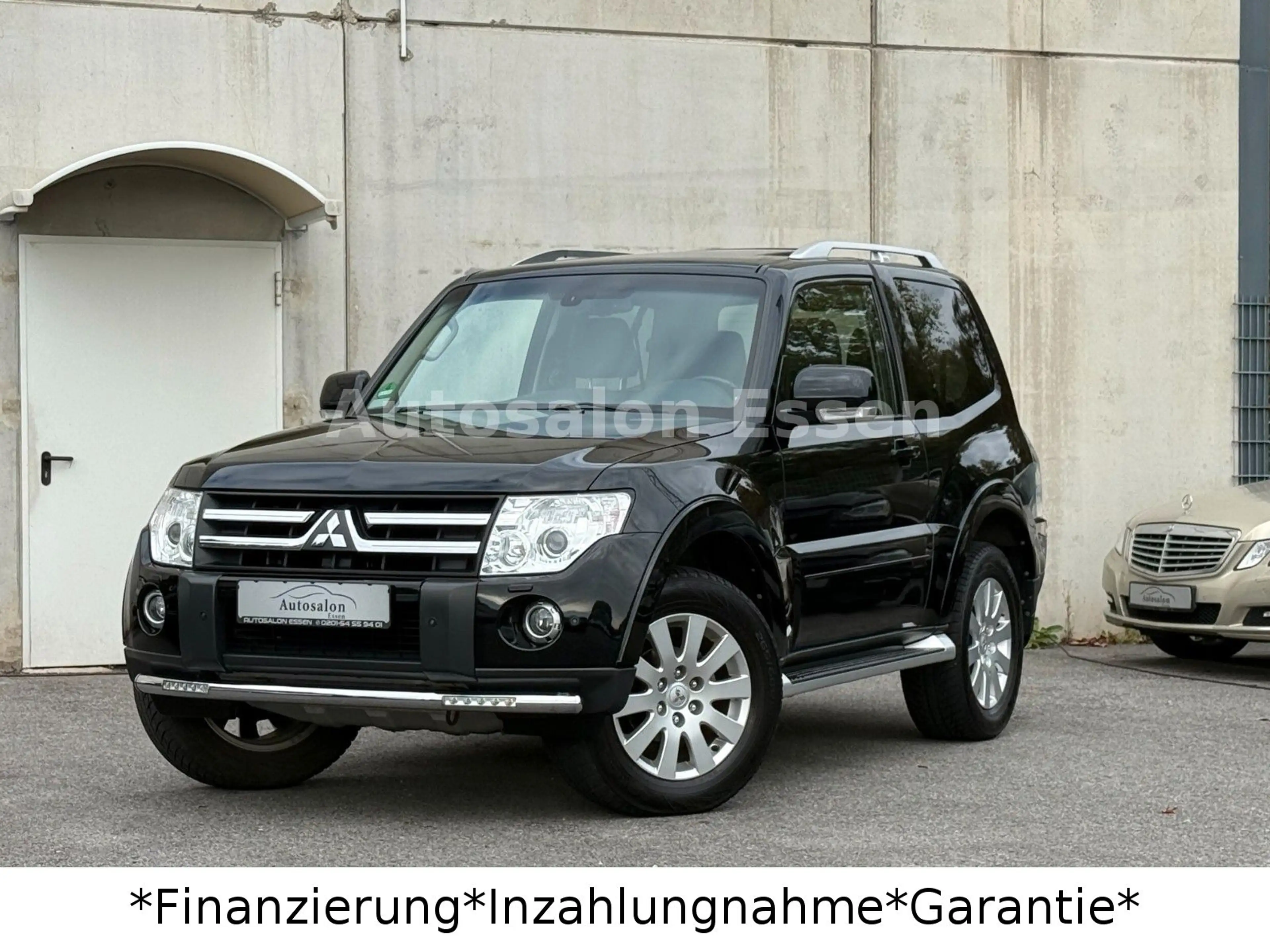 Mitsubishi Pajero 3.8 V6 Mivec Instyle*Allrad*Navi*SHZ*1 Ha