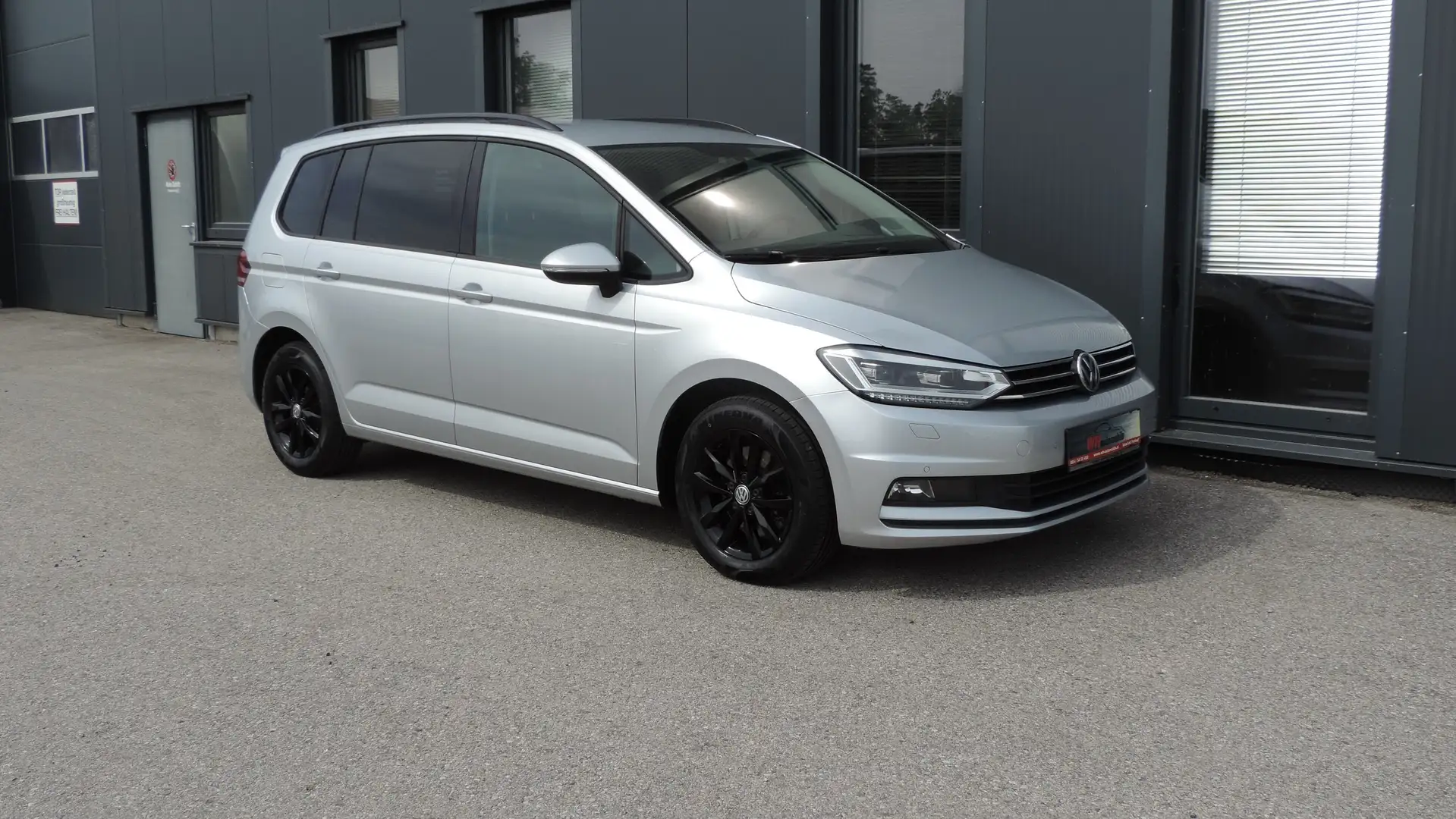 Volkswagen Touran Comfortline 1,6 SCR TDI DSG / LED / MFL / SH / EPH Argent - 2