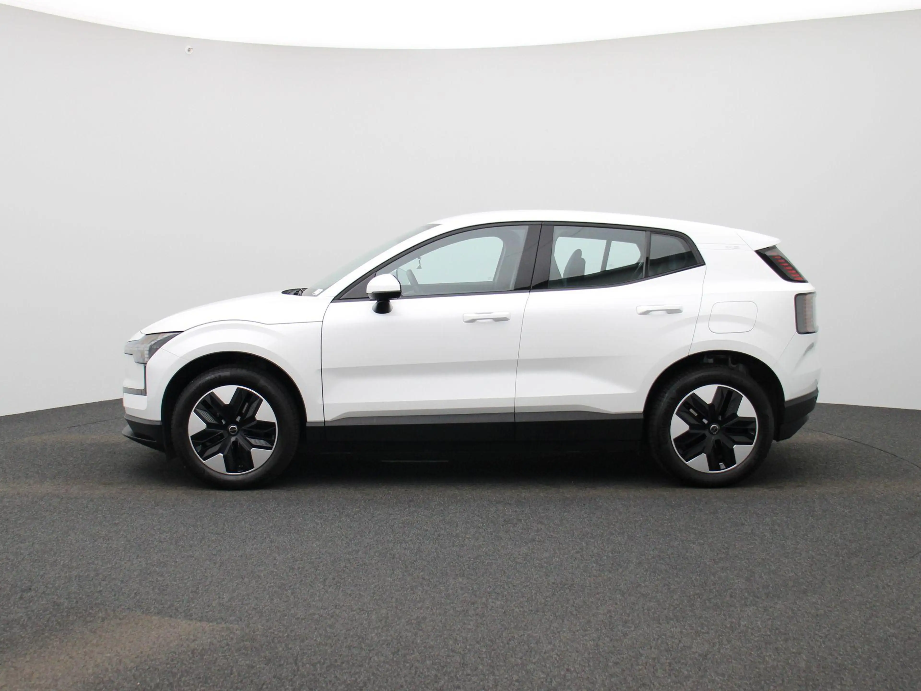 Volvo EX30 P5 Long Range Core | Apple Carplay / Android Auto — photo 4