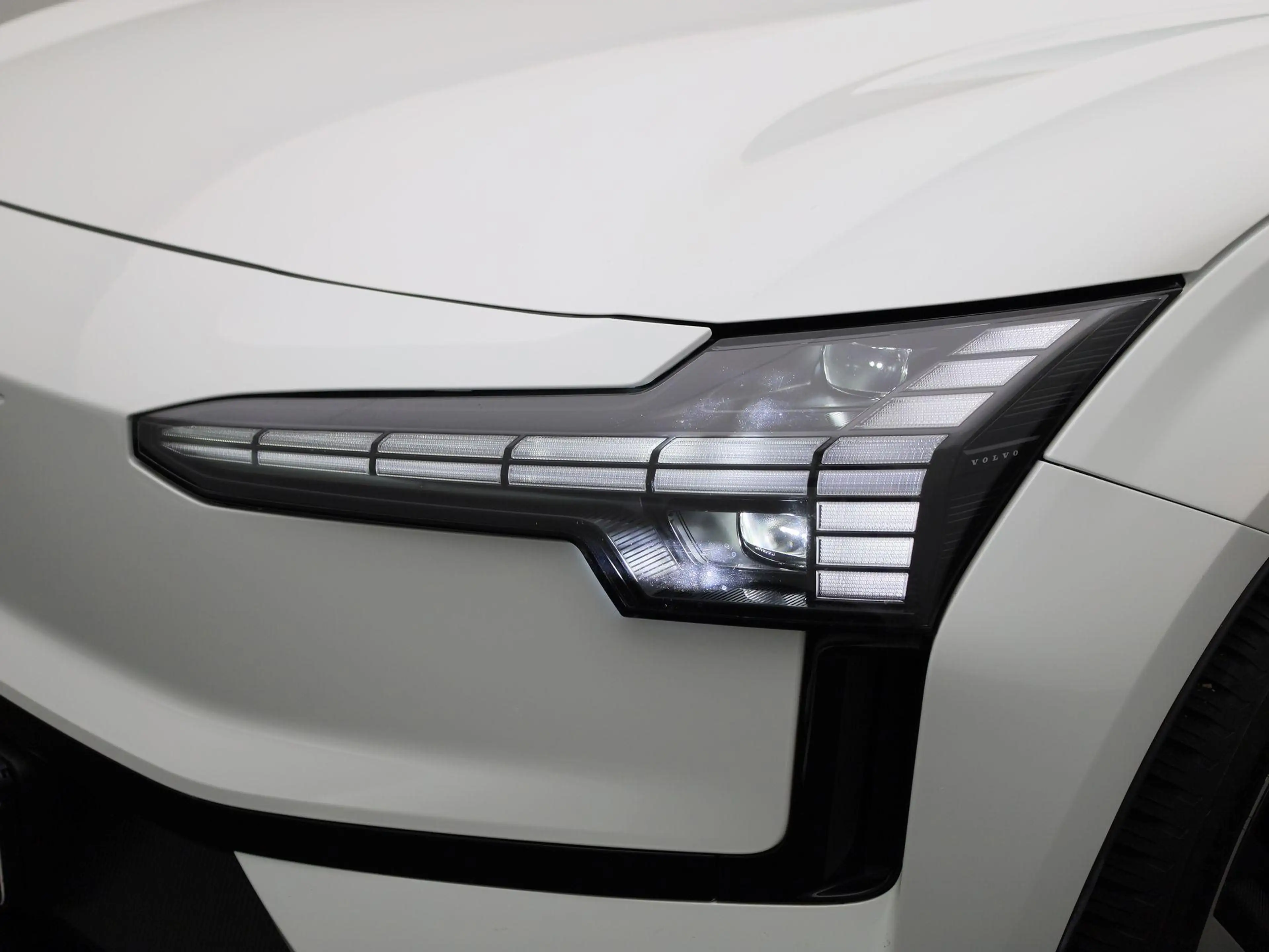 Volvo EX30 P5 Long Range Core | Apple Carplay / Android Auto — photo 15