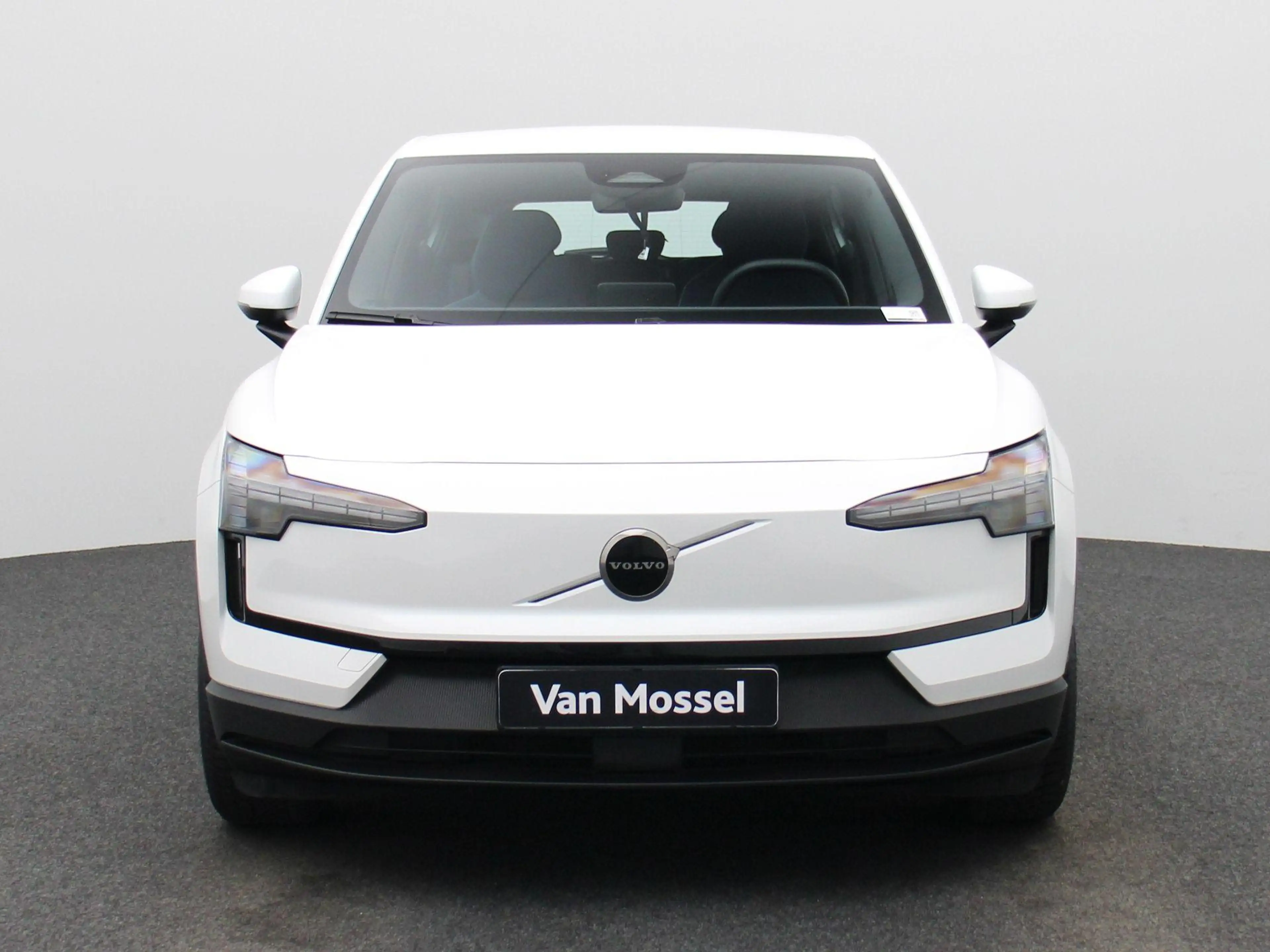Volvo EX30 P5 Long Range Core | Apple Carplay / Android Auto — photo 3