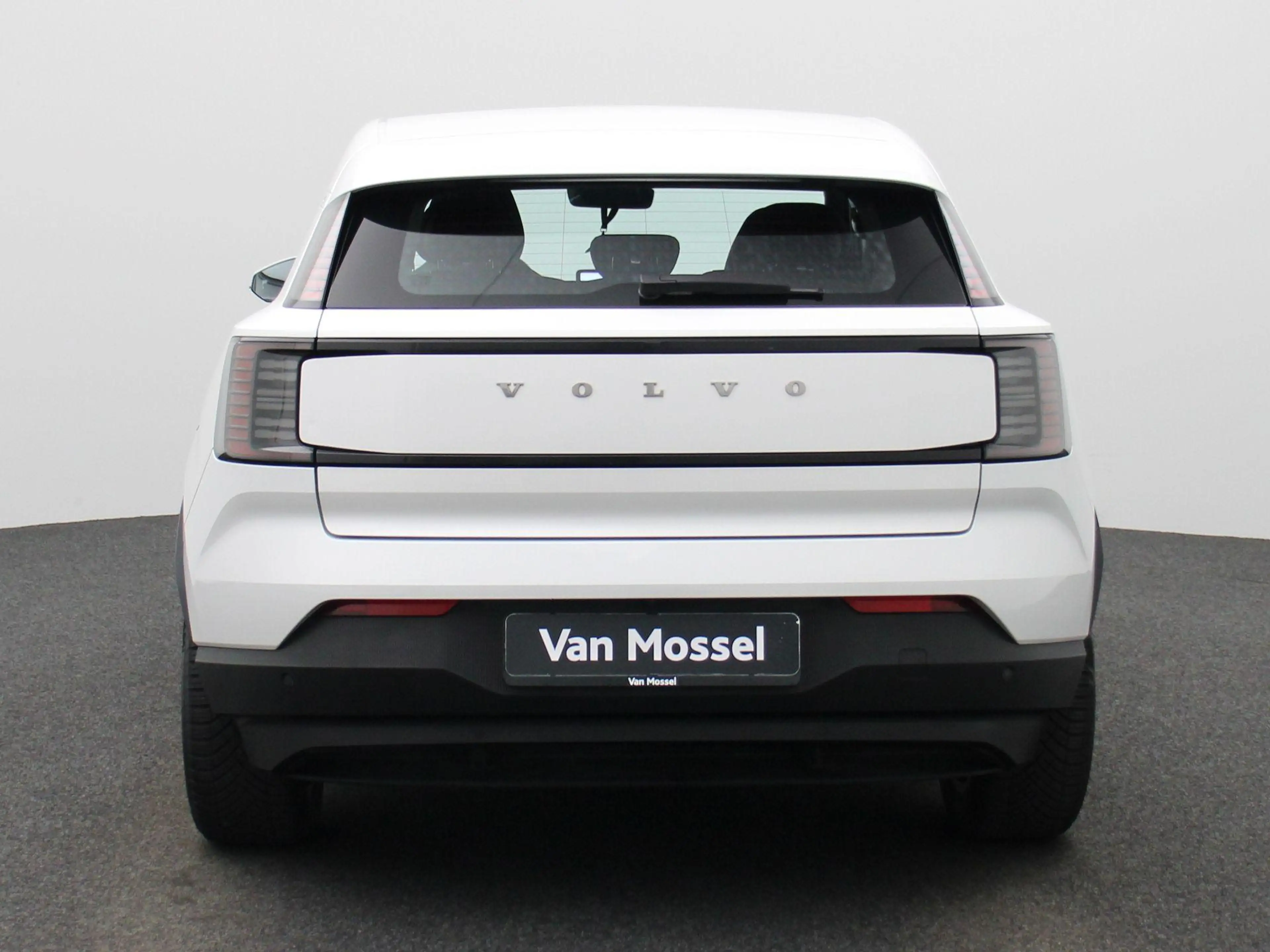 Volvo EX30 P5 Long Range Core | Apple Carplay / Android Auto — photo 5
