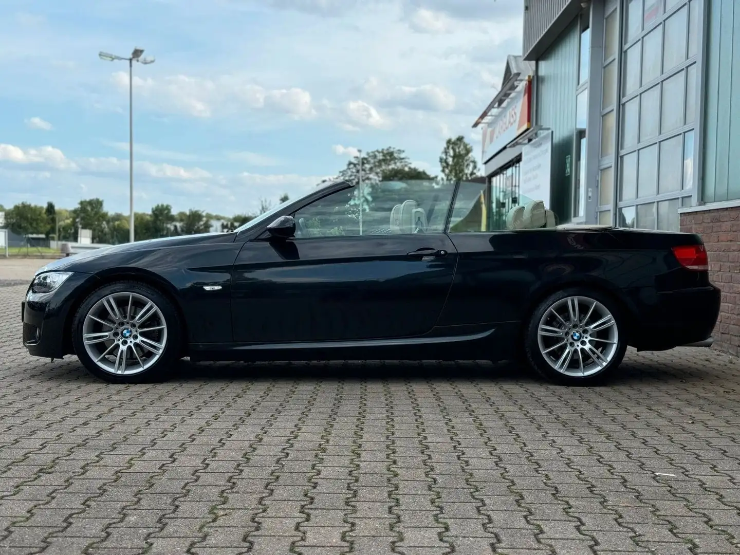 BMW 325 i Cabrio M-Paket TÜV NEU Nero - 2