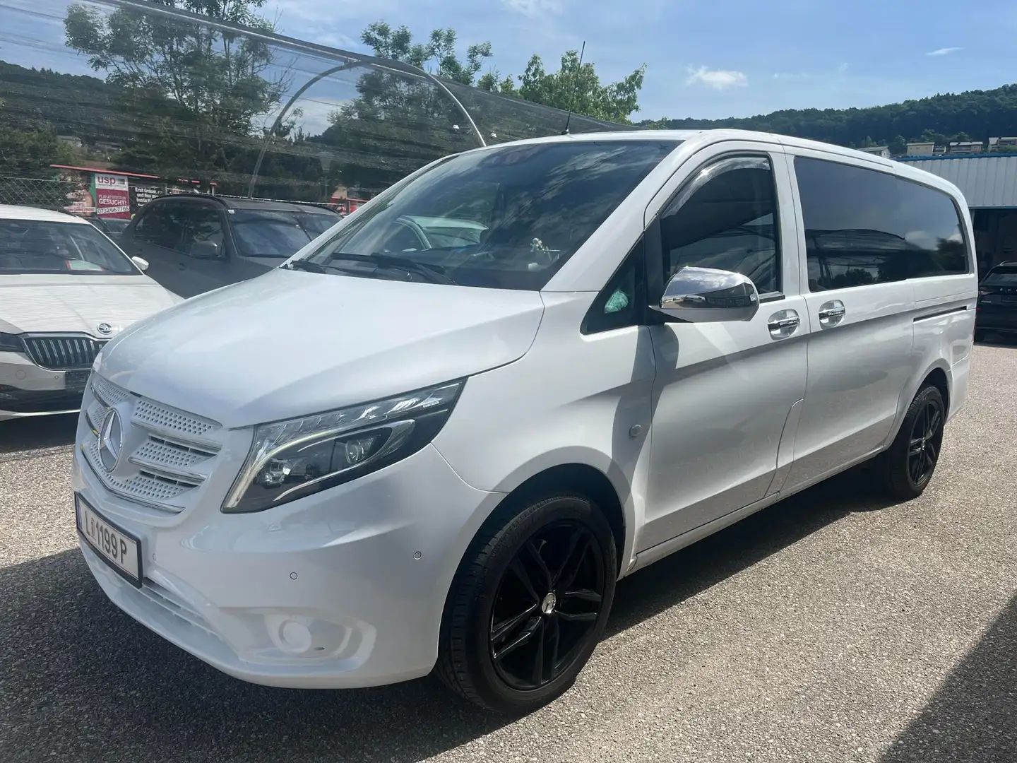 Mercedes-Benz Vito BusinessVan 116 CDI extralang 4x4 Aut. LED-Navi-K Weiß - 1