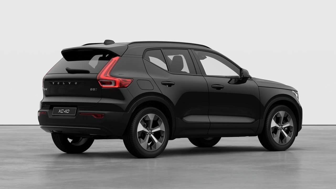 2026 Volvo XC40 Plus (Dark Theme) alt 4