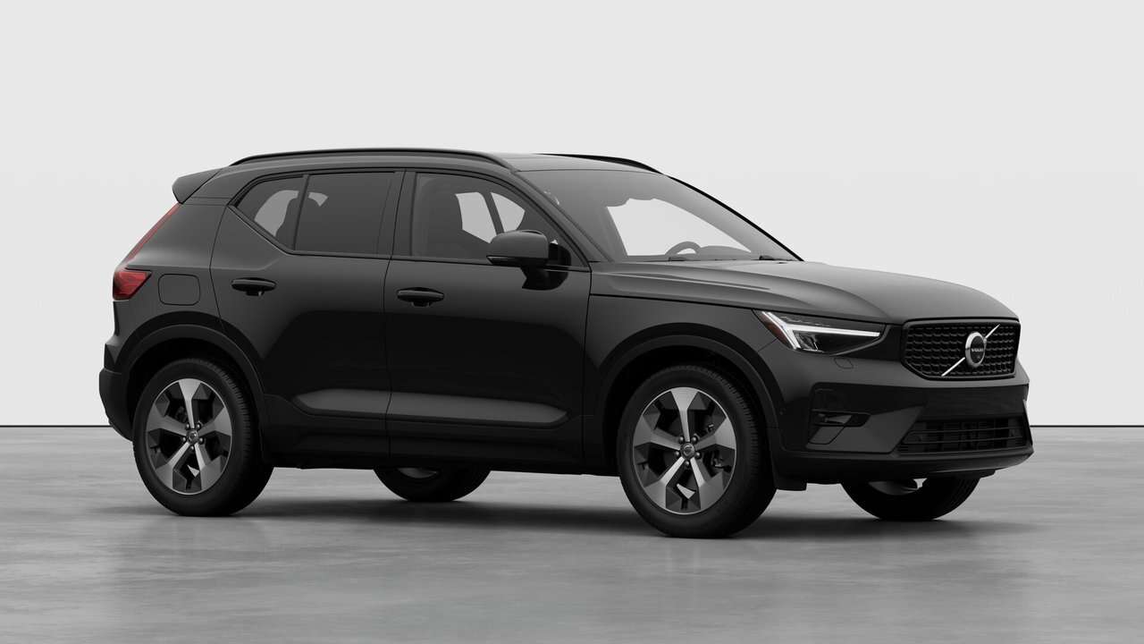 2026 Volvo XC40 Plus (Dark Theme) alt 3