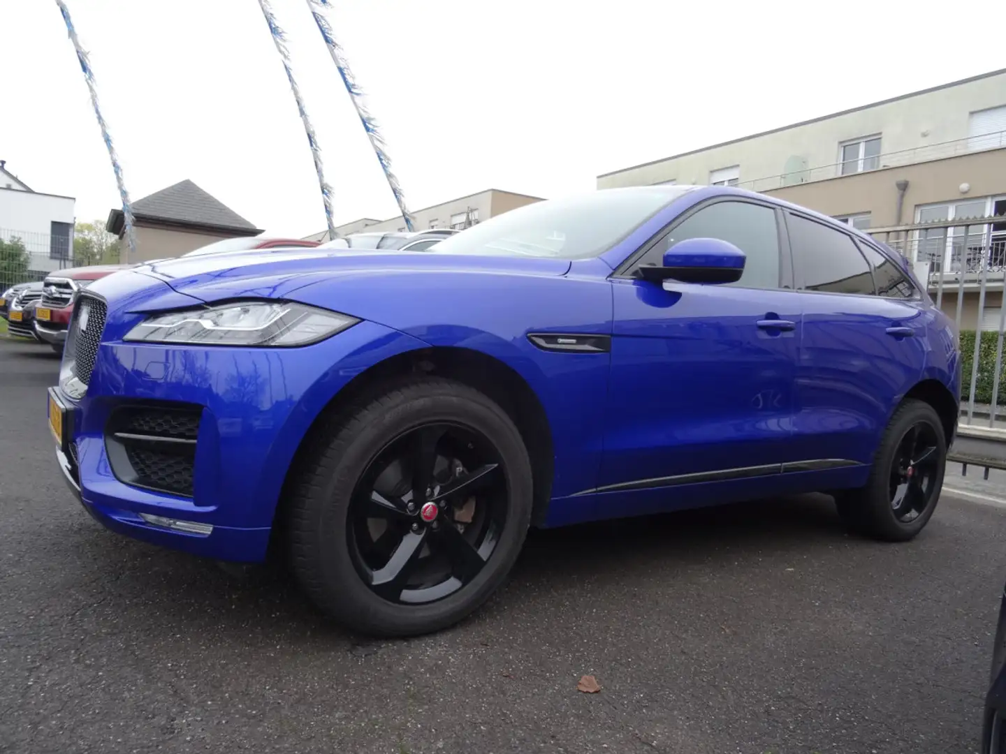 Jaguar F-Pace 2.0 d R-Sport 241CV Blau - 1