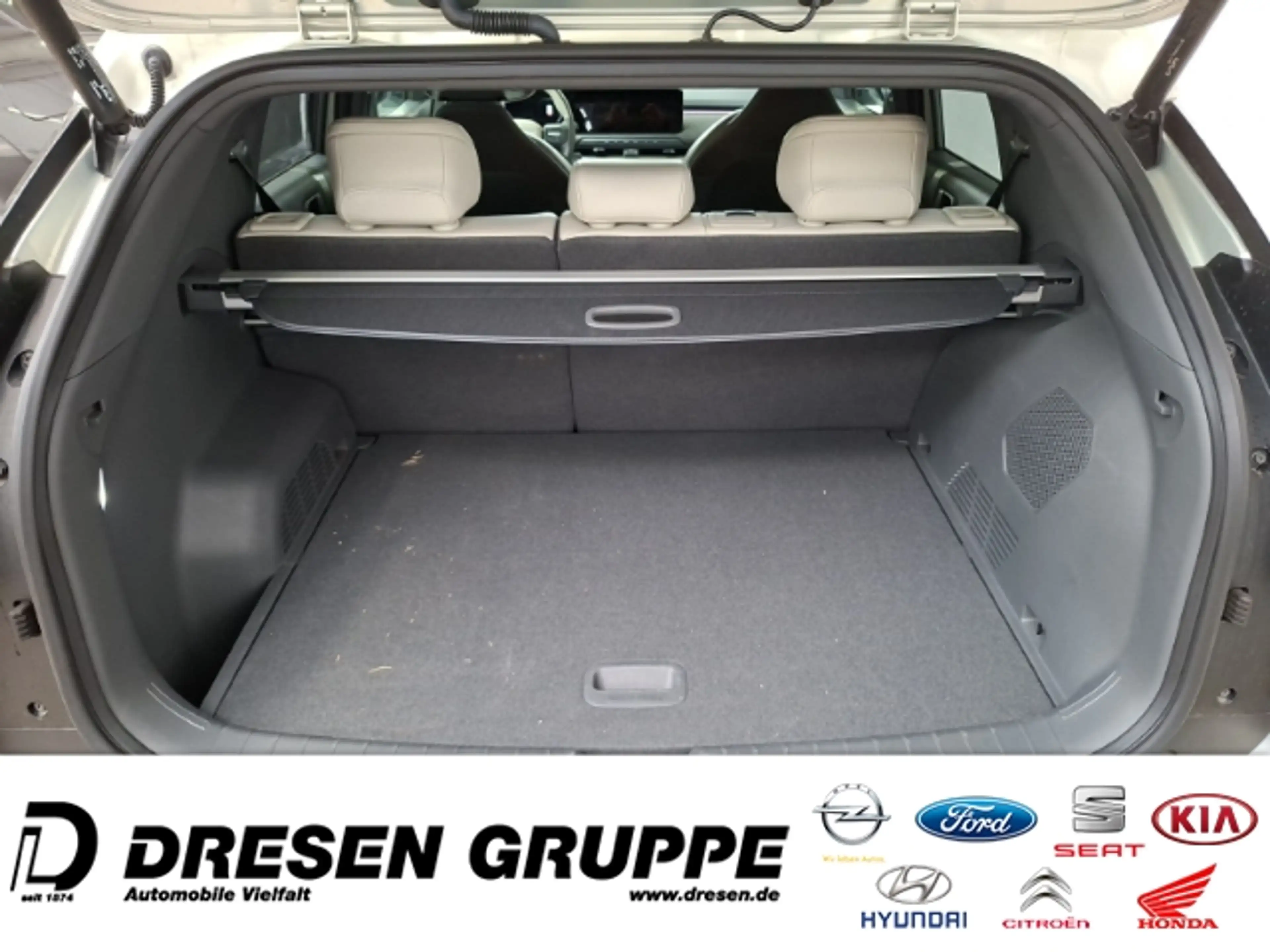Kia EV3 GT-line 81,4kWh Klima,Navi,DAB,Kamera,Carplay,Temp — photo 6