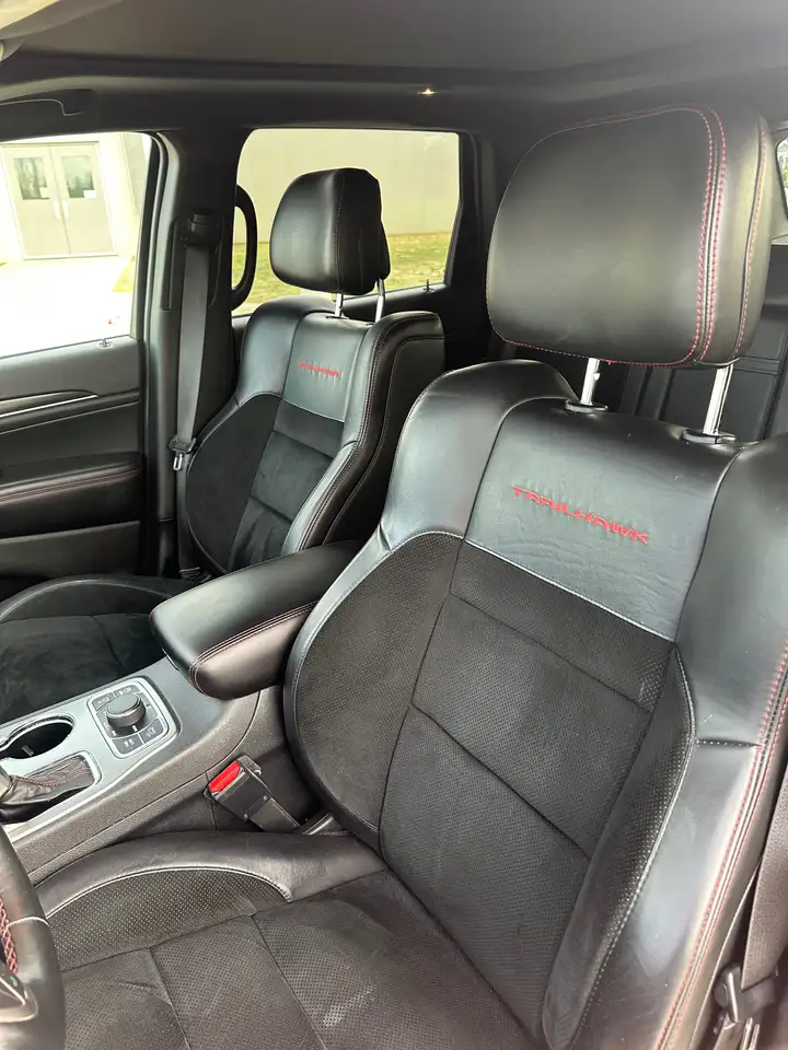 Jeep Grand Cherokee снимка Jeep Grand Cherokee