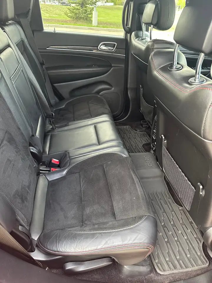 Jeep Grand Cherokee снимка Jeep Grand Cherokee