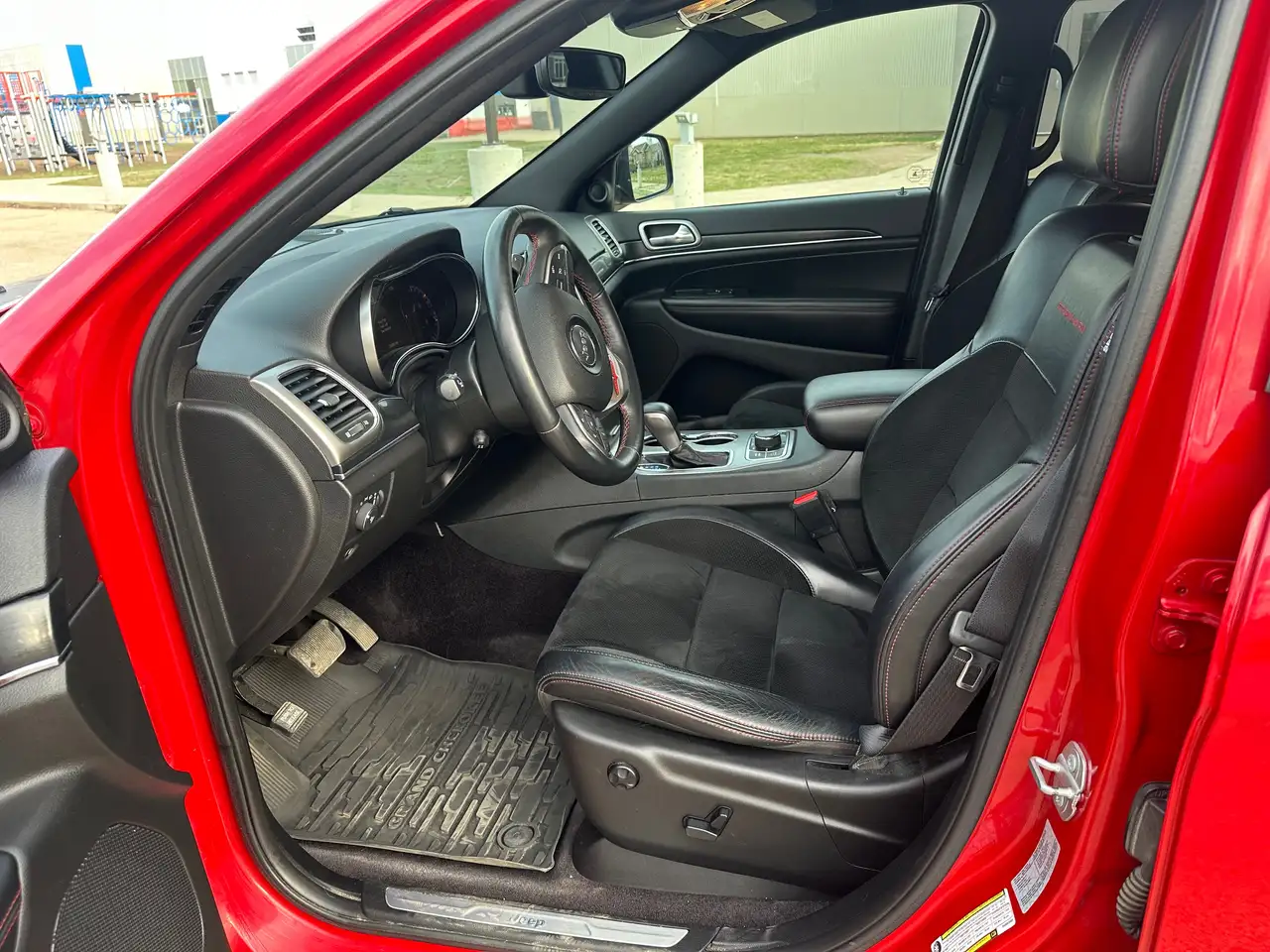 Jeep Grand Cherokee снимка Jeep Grand Cherokee