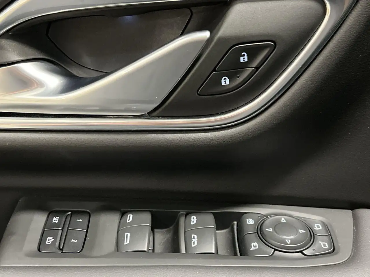 GMC Yukon снимка GMC Yukon