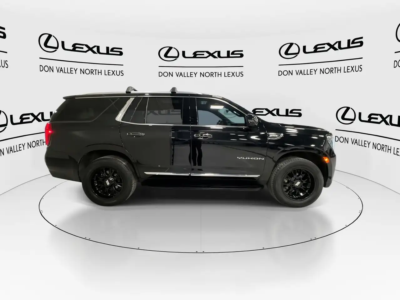 GMC Yukon снимка GMC Yukon