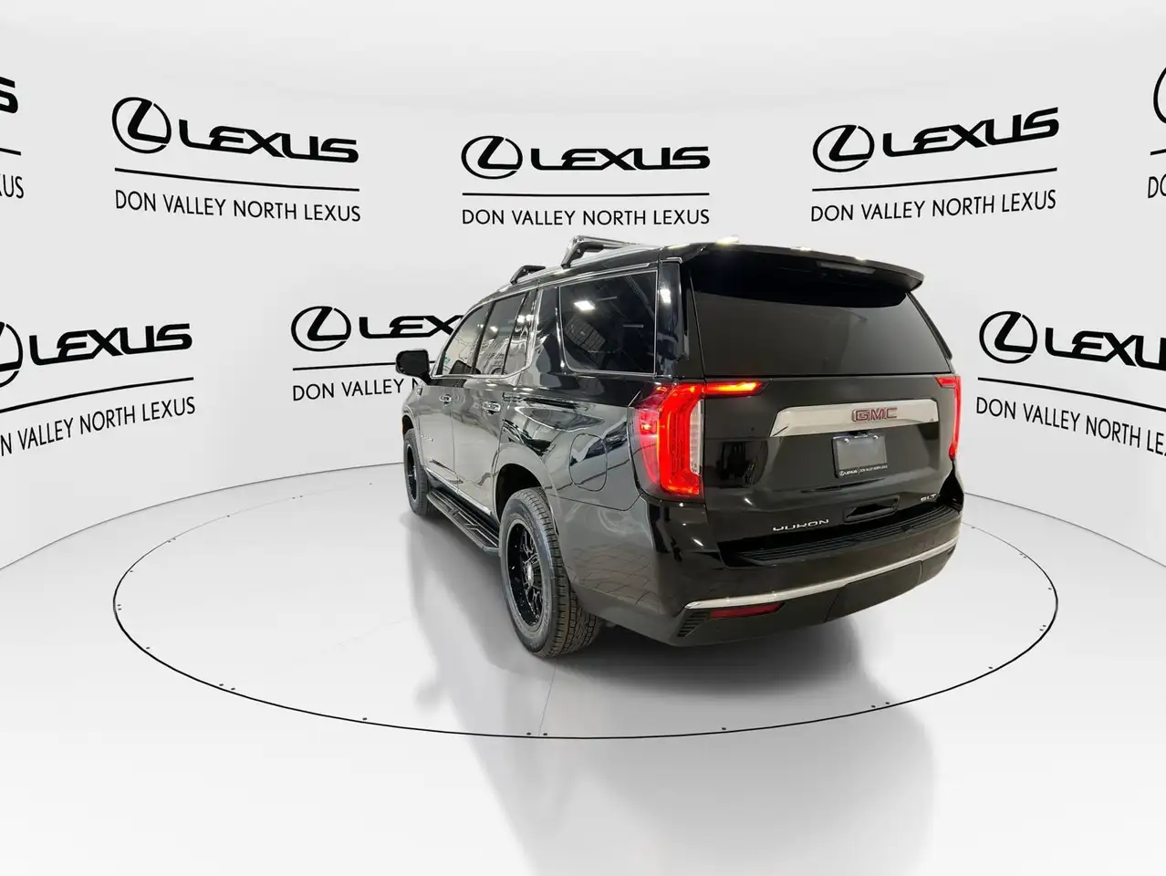 GMC Yukon снимка GMC Yukon