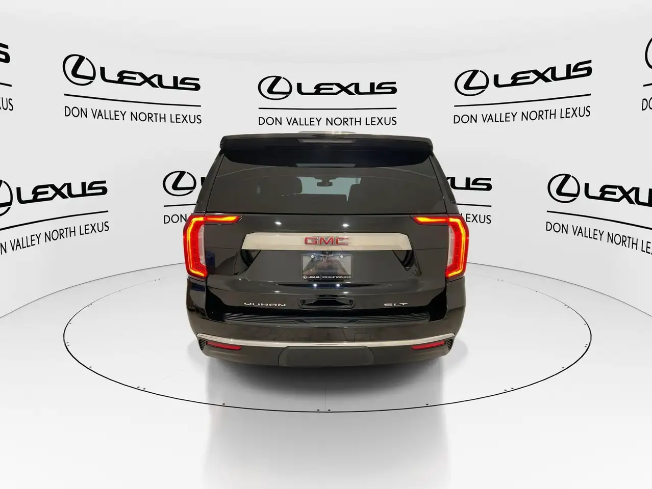 GMC Yukon снимка GMC Yukon