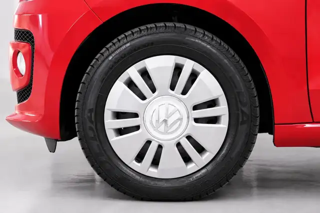 Volkswagen up! view 26