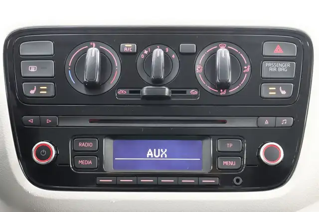 Volkswagen up! view 24