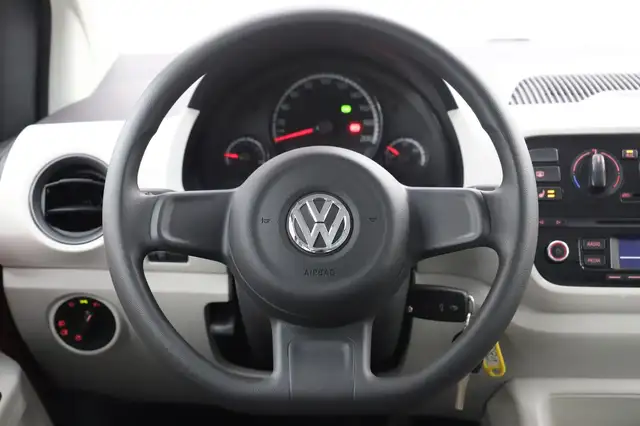 Volkswagen up! view 18