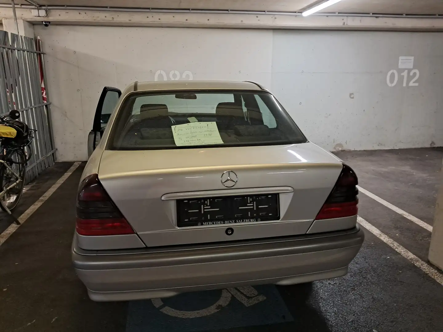 Mercedes-Benz C 180 Grau - 1