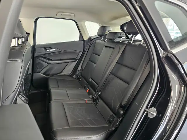 BMW 2 Series view 6