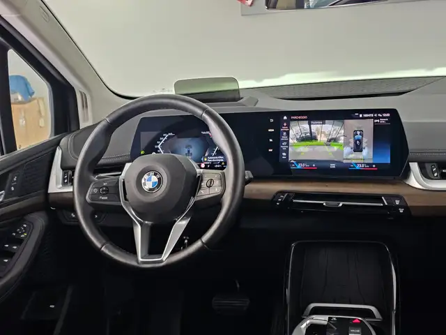 BMW 2 Series view 10
