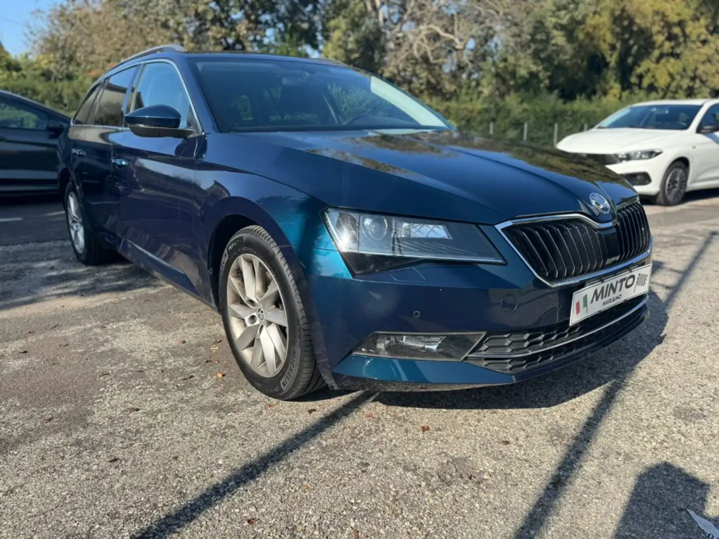 Skoda Superb 2.0 TDI DSG Wagon Executive Bleu - 2