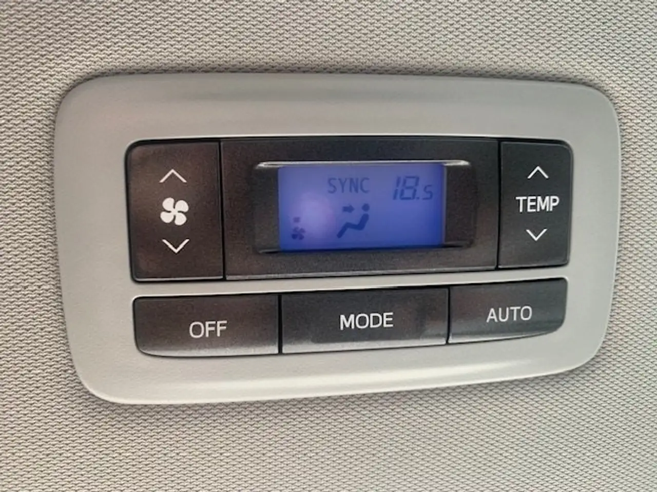 Toyota Sienna снимка Toyota Sienna