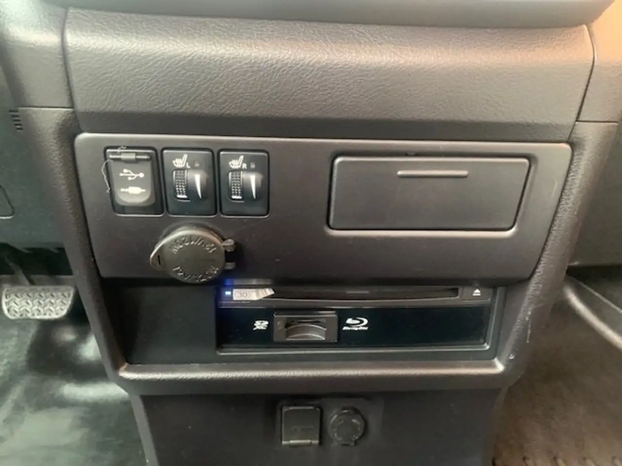 Toyota Sienna снимка Toyota Sienna