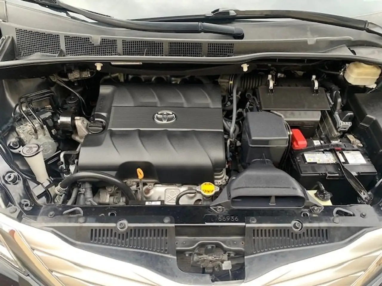 Toyota Sienna снимка Toyota Sienna