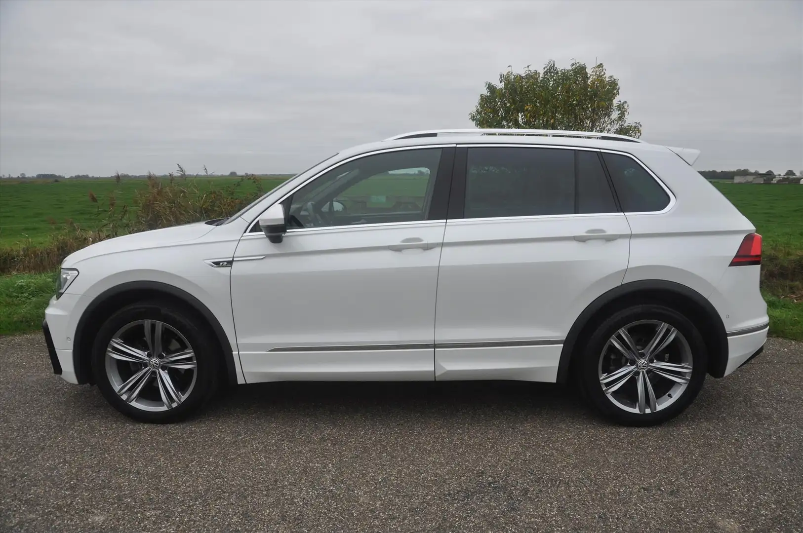 Volkswagen Tiguan 1.5 TSI R-Line DSG Automaat Wit - 2