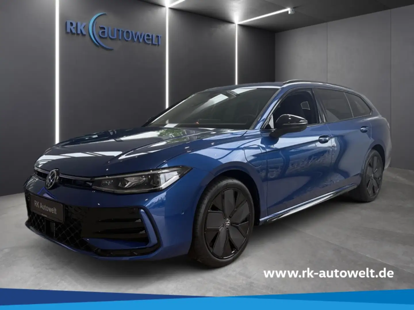 Volkswagen Passat R-Line 1,5 l eHybrid DSG AHK-klappbar Navi Blau - 1