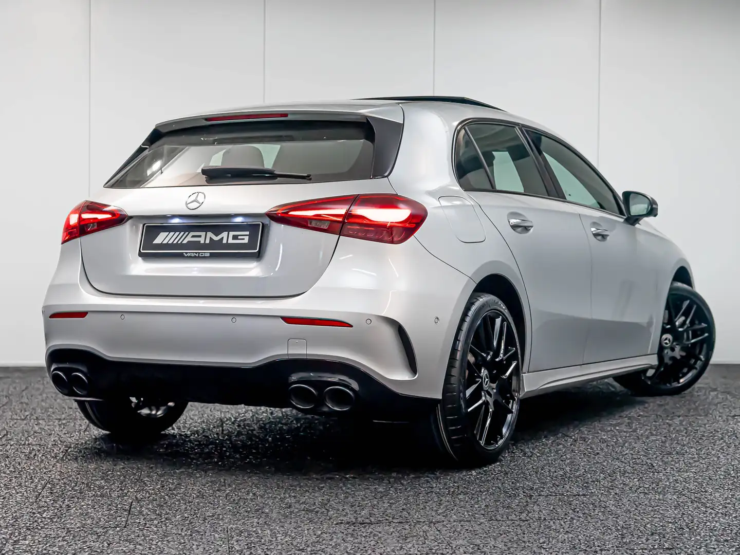 Mercedes-Benz A 250 A 250e AMG Line | FACELIFT | NIGHT | PANO - 2