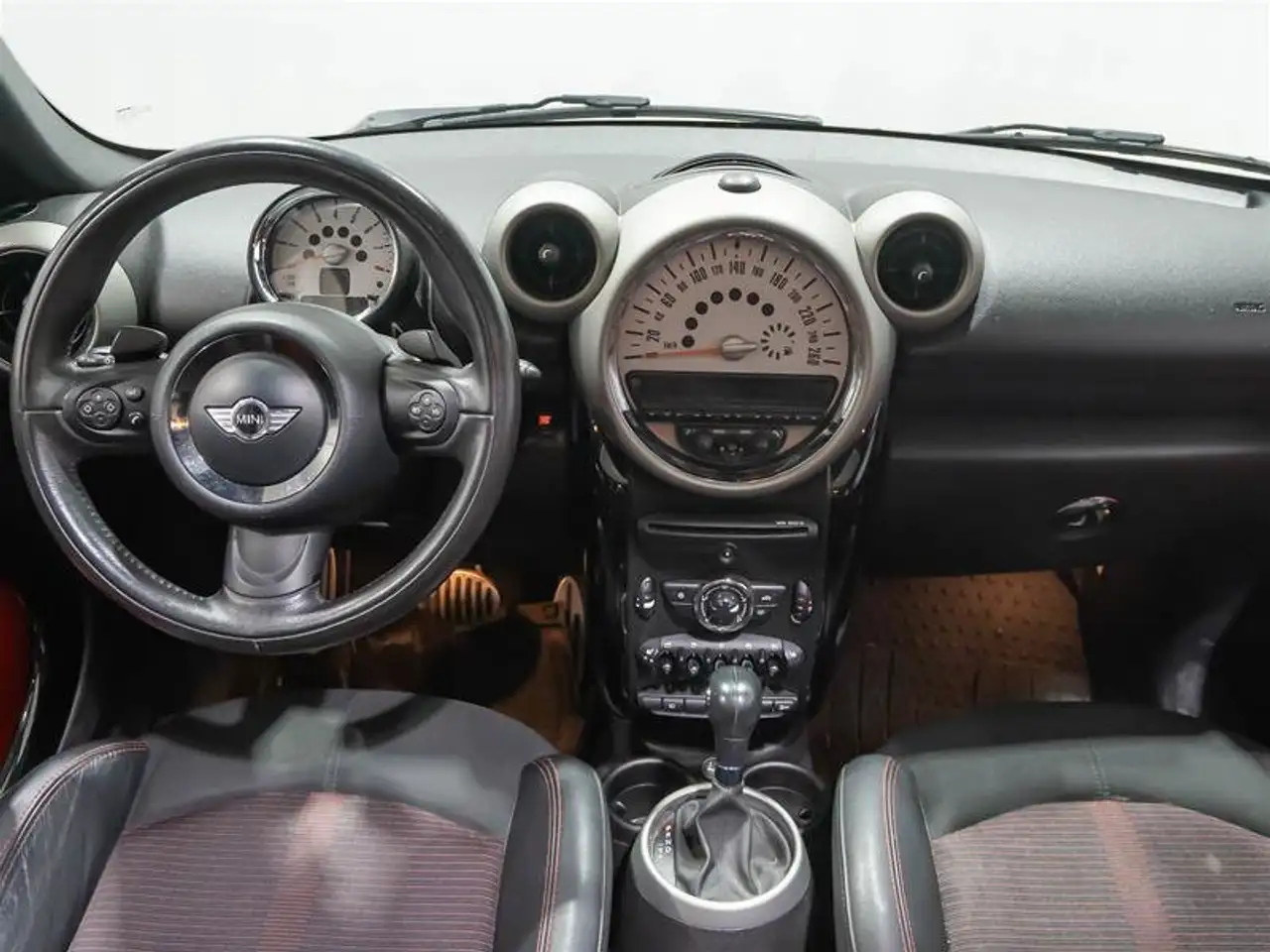 MINI Cooper Countryman снимка MINI Cooper Countryman