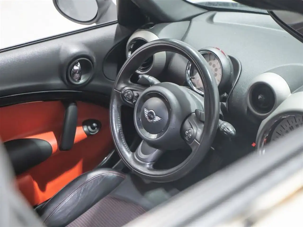 MINI Cooper Countryman снимка MINI Cooper Countryman