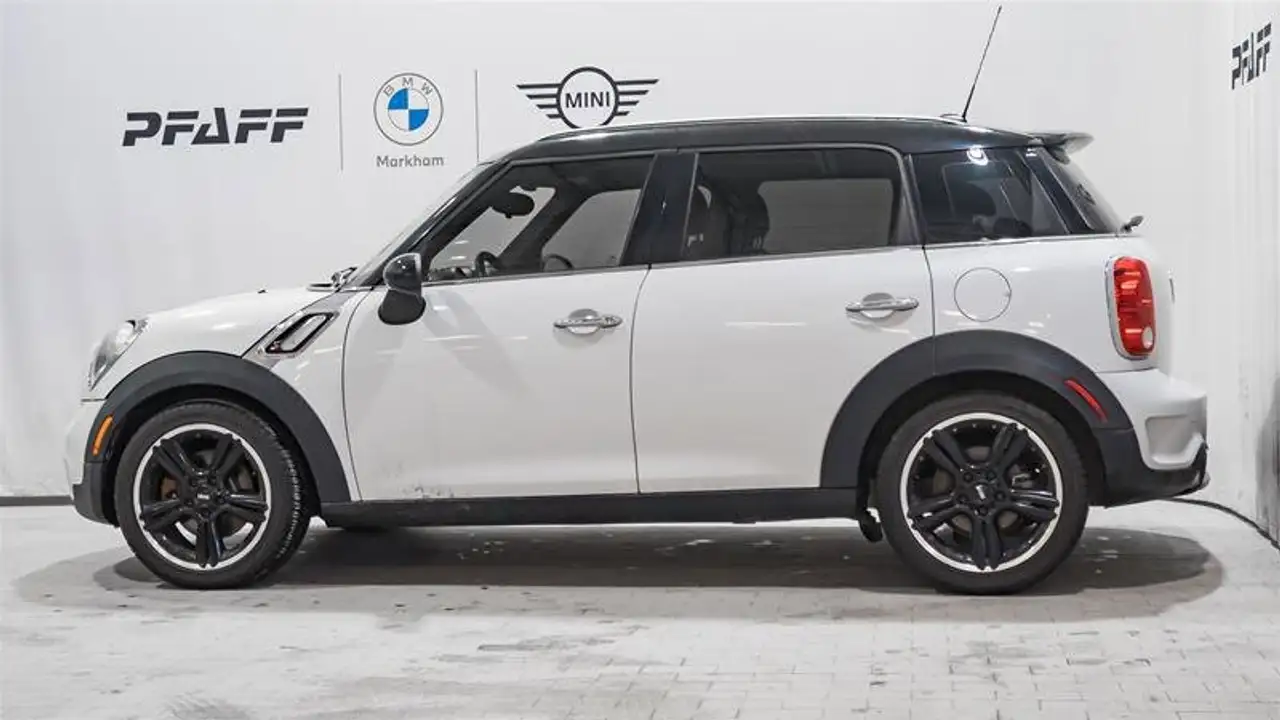 MINI Cooper Countryman снимка MINI Cooper Countryman