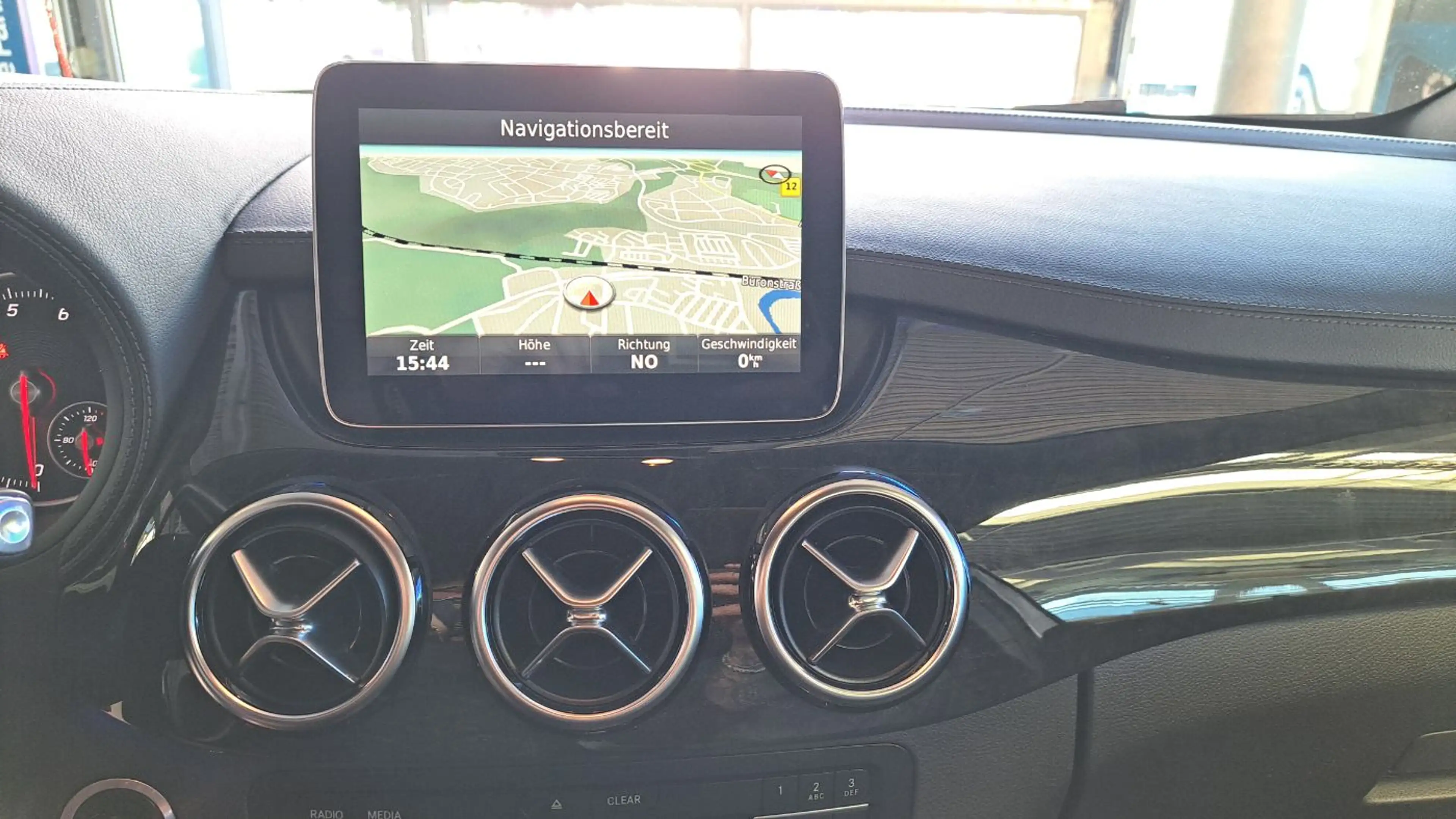 Mercedes-Benz B 220 4Matic Urban AWD LED Navi Pano SHZ Kam. — photo 18
