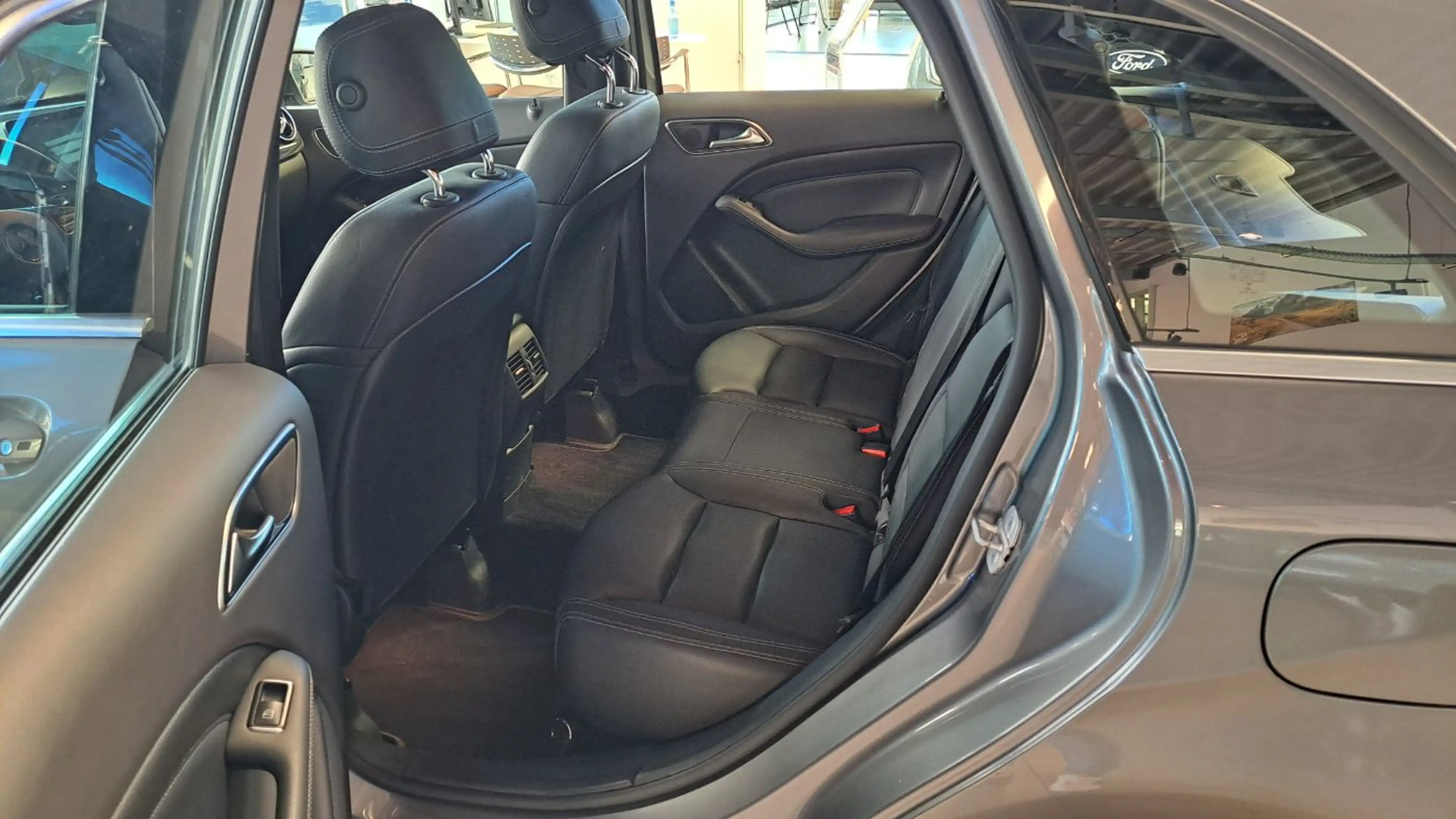 Mercedes-Benz B 220 4Matic Urban AWD LED Navi Pano SHZ Kam. — photo 13