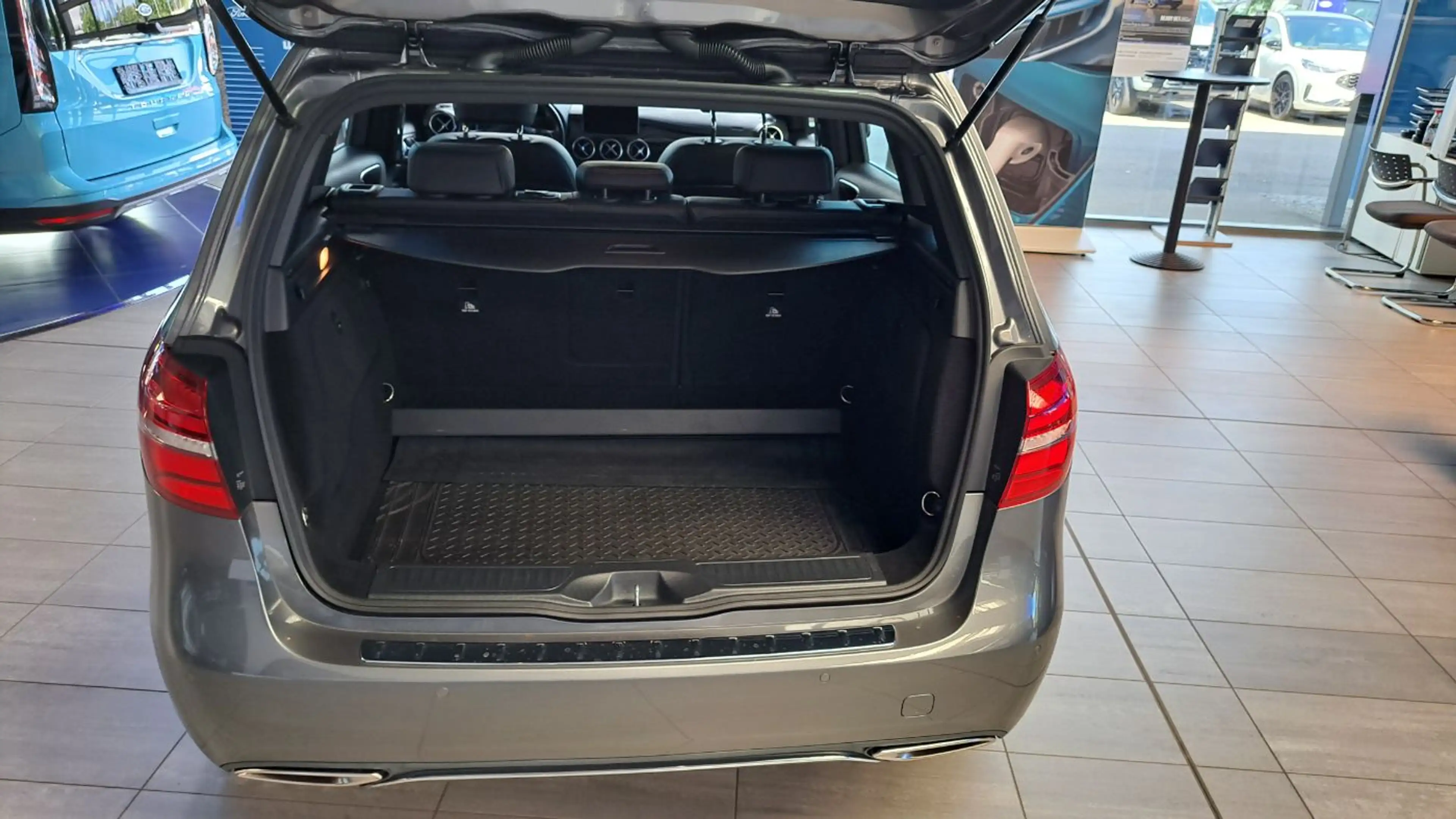 Mercedes-Benz B 220 4Matic Urban AWD LED Navi Pano SHZ Kam. — photo 14