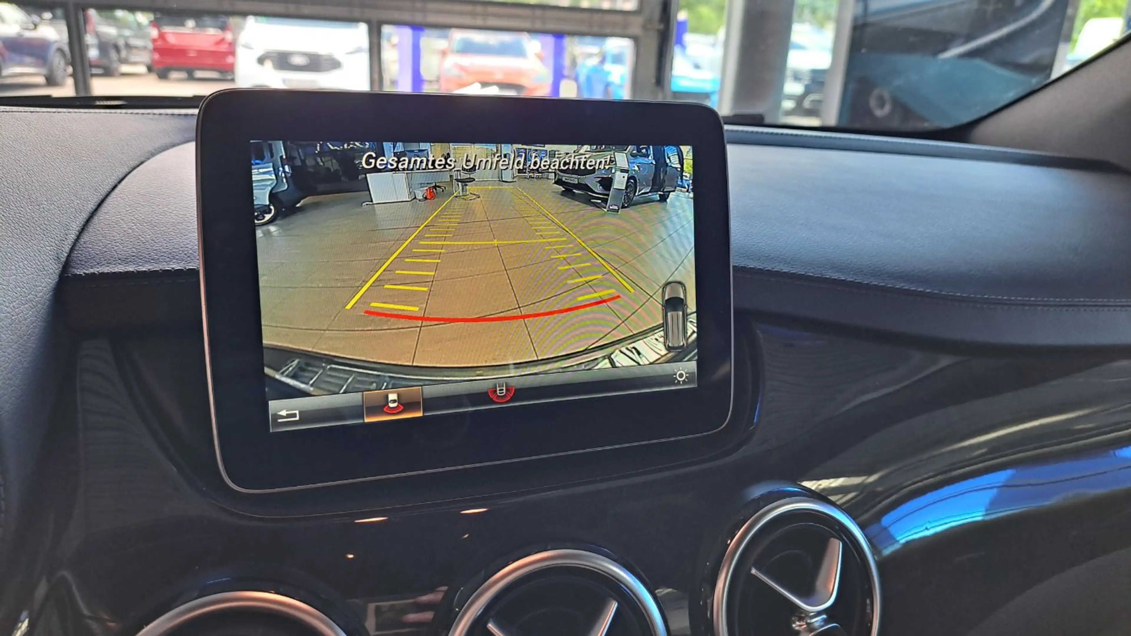 Mercedes-Benz B 220 4Matic Urban AWD LED Navi Pano SHZ Kam. — photo 24