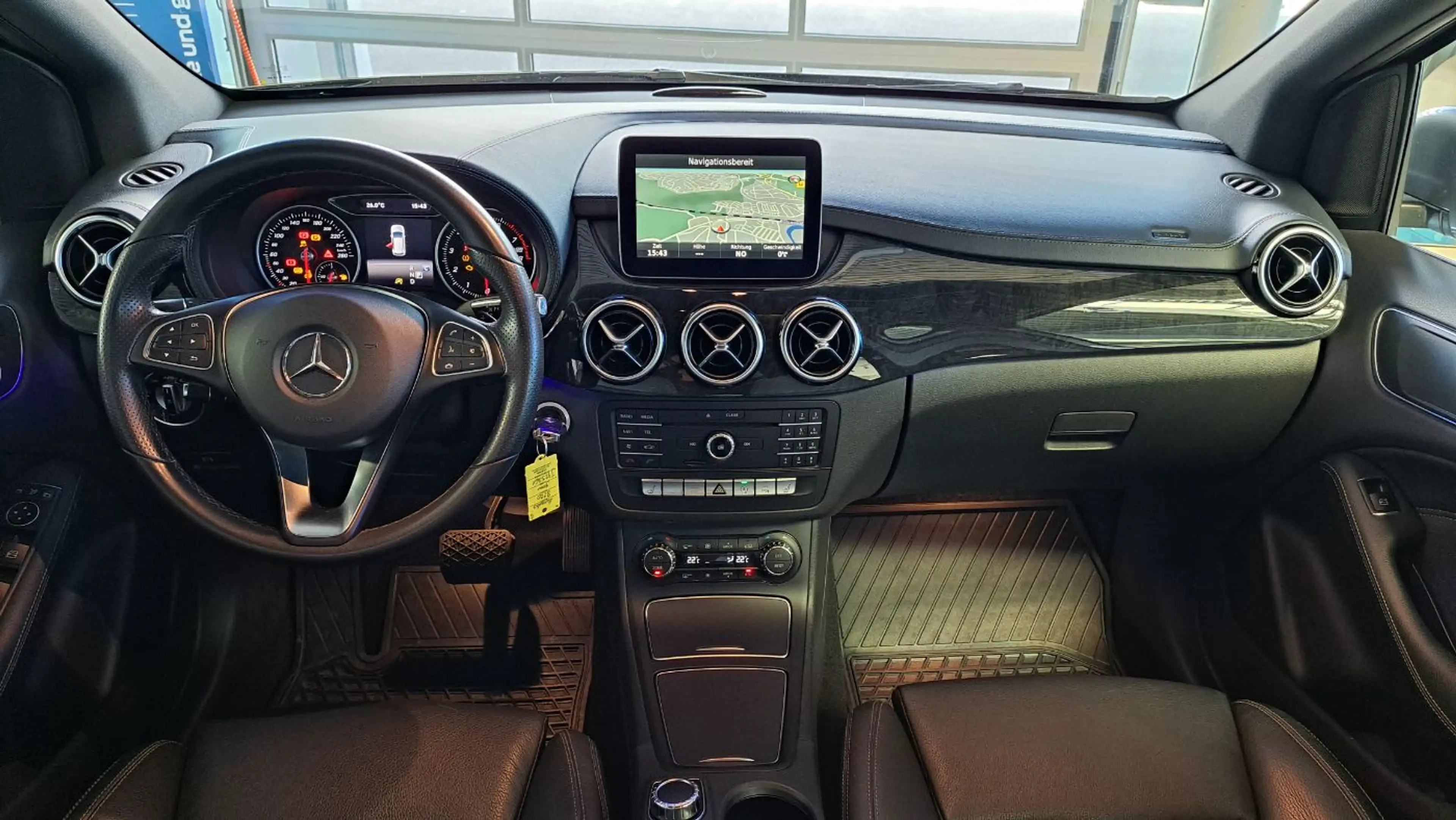 Mercedes-Benz B 220 4Matic Urban AWD LED Navi Pano SHZ Kam. — photo 15