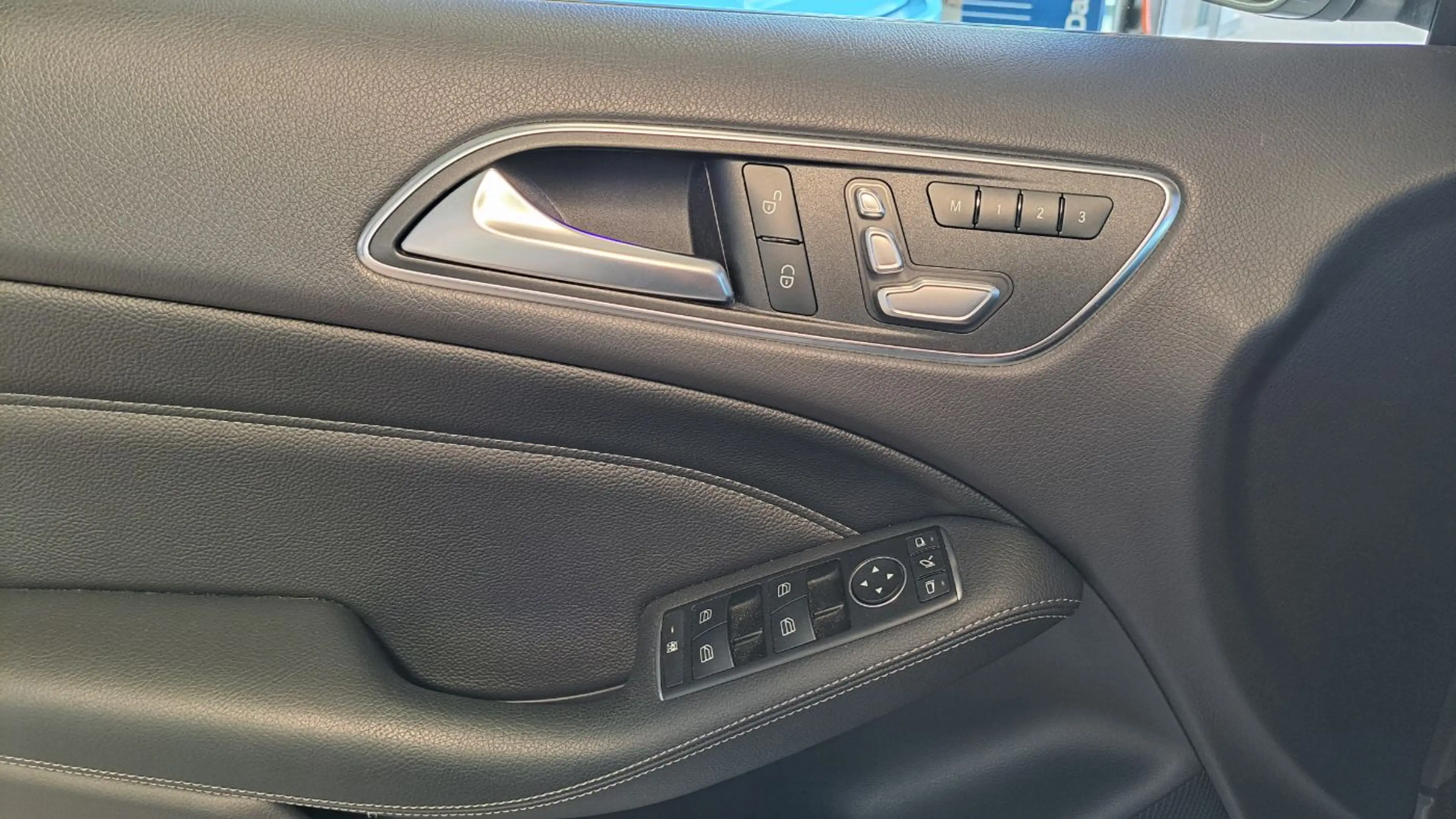 Mercedes-Benz B 220 4Matic Urban AWD LED Navi Pano SHZ Kam. — photo 17