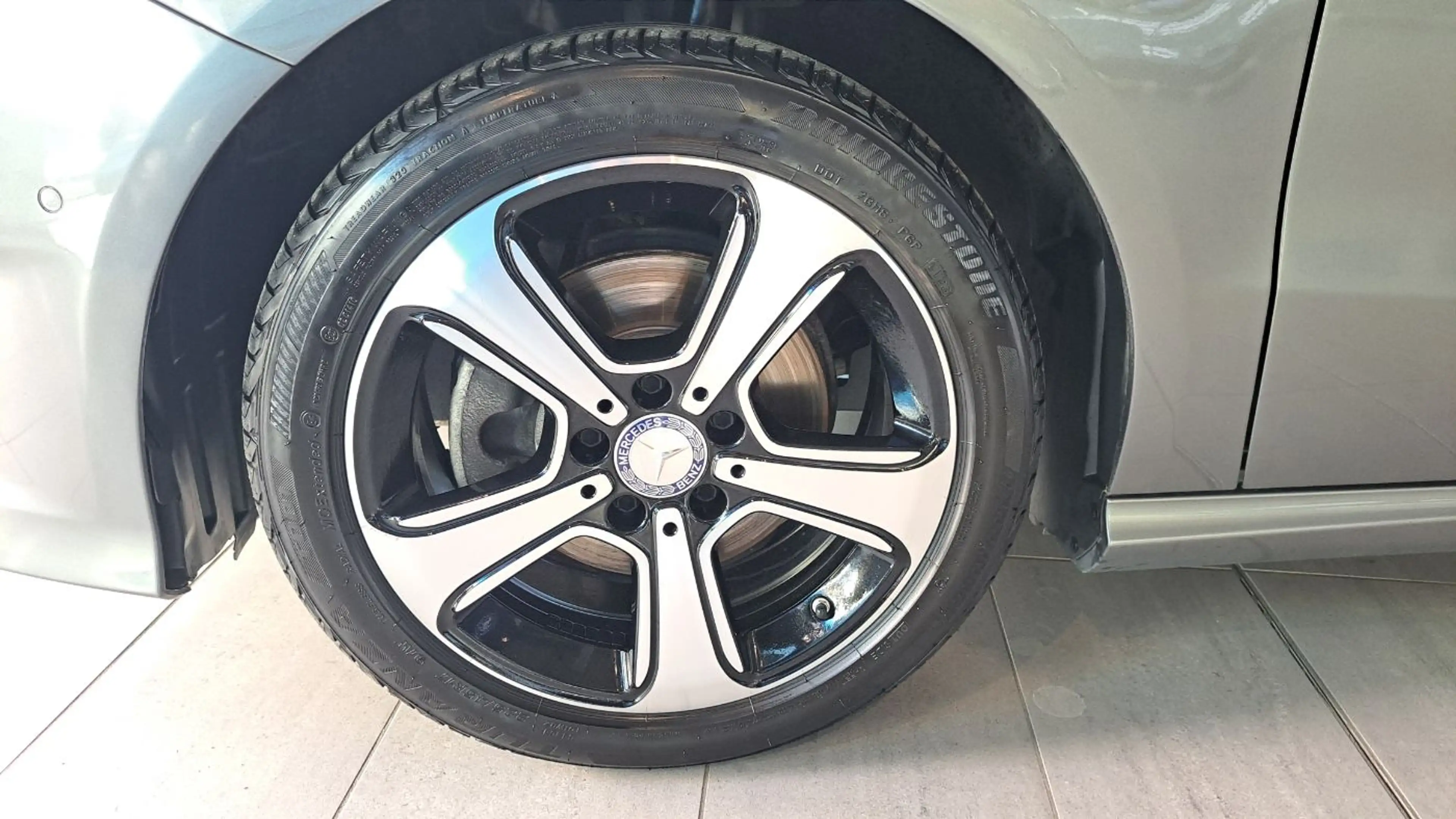 Mercedes-Benz B 220 4Matic Urban AWD LED Navi Pano SHZ Kam. — photo 25