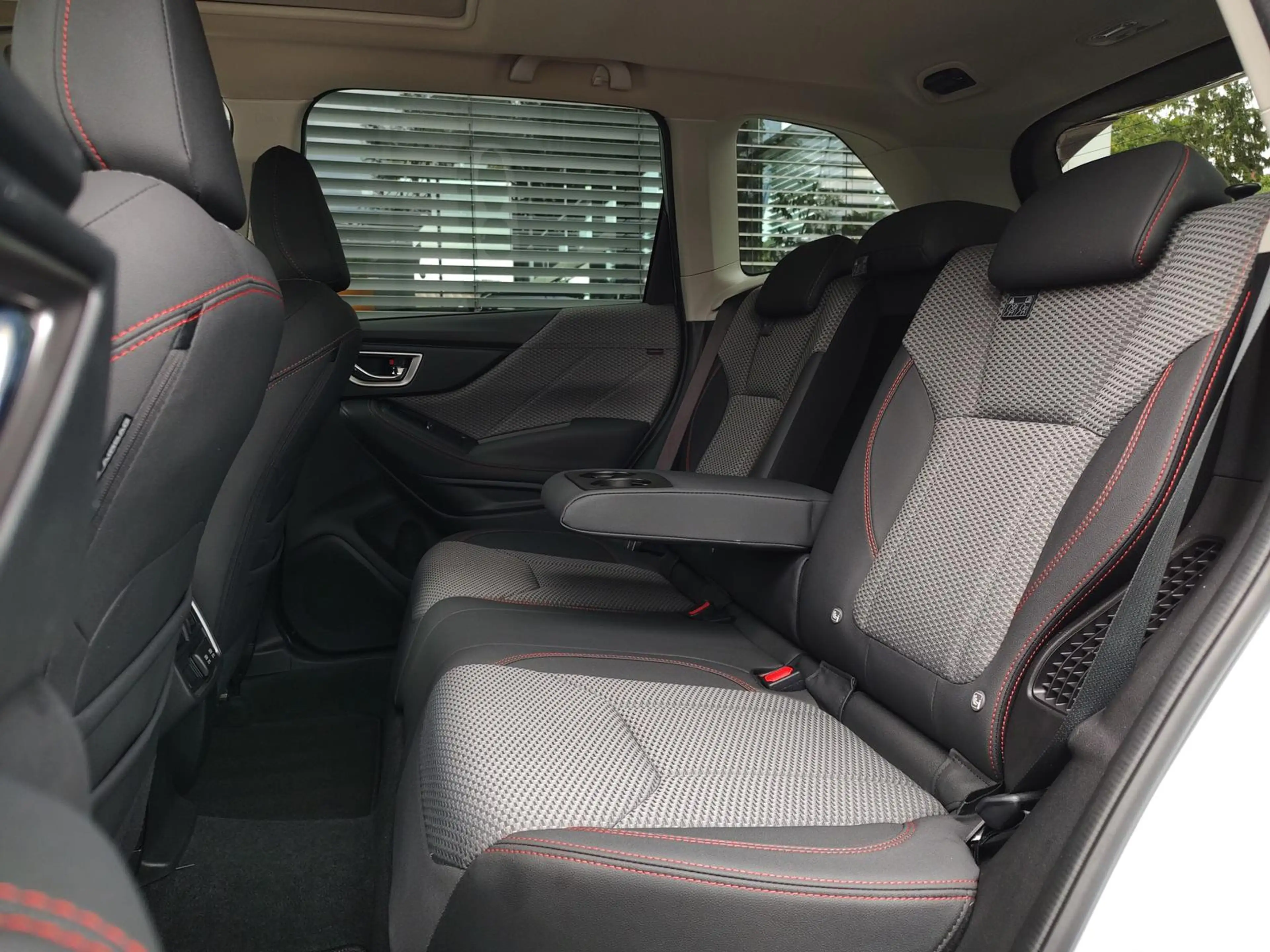 Subaru Forester 2.0ie Edition Sport 40 AT RKamera Navi — photo 14