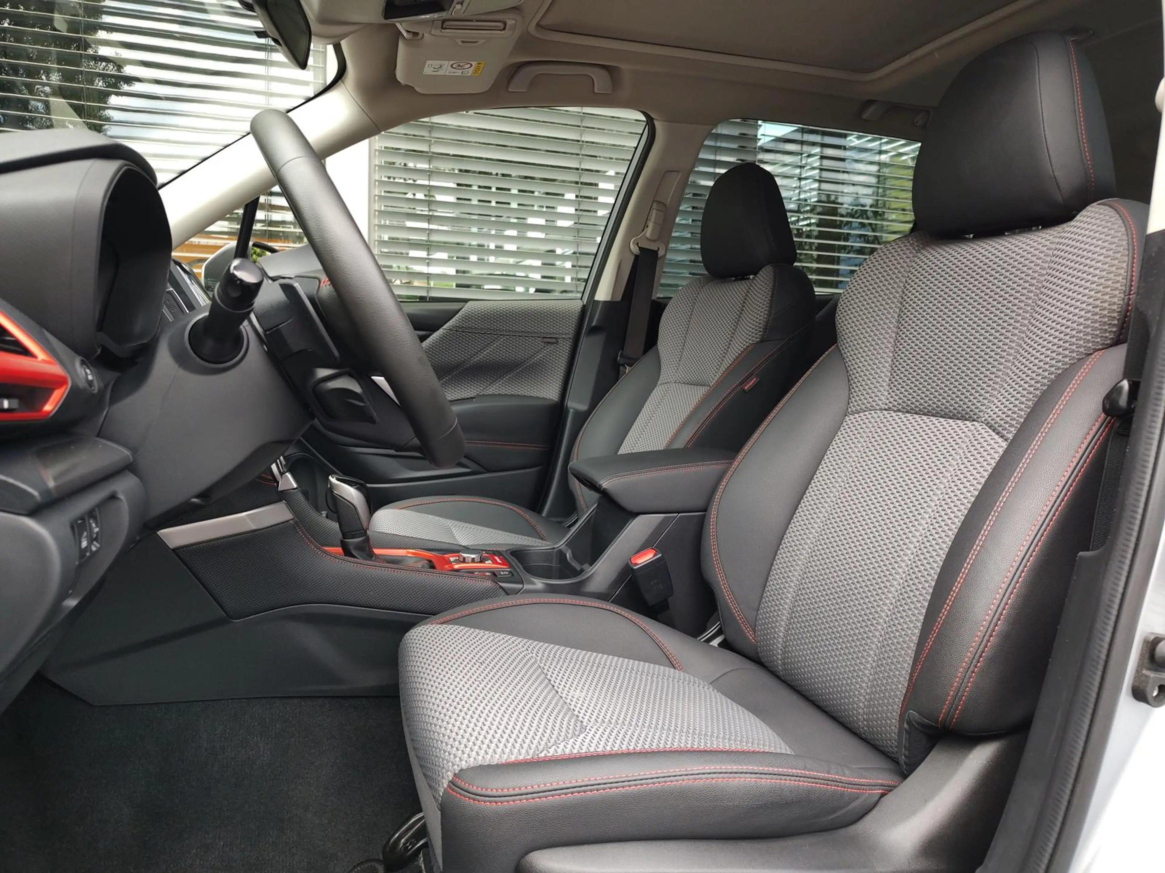 Subaru Forester 2.0ie Edition Sport 40 AT RKamera Navi — photo 12
