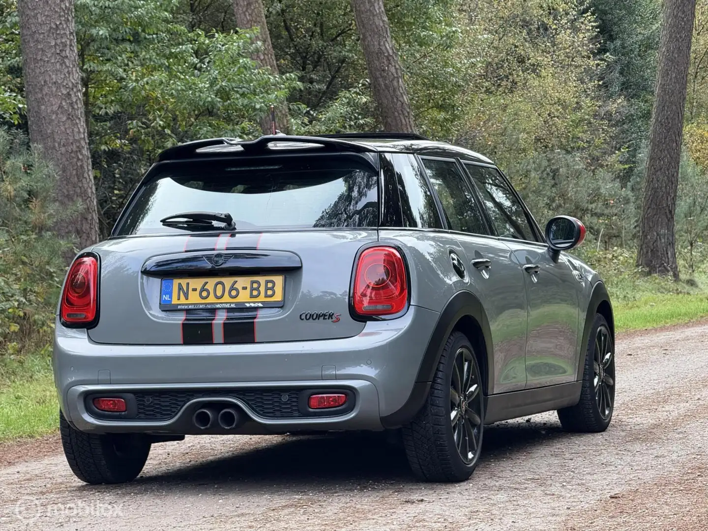 MINI Cooper S Mini 2.0 Chili Serious Business Grijs - 2