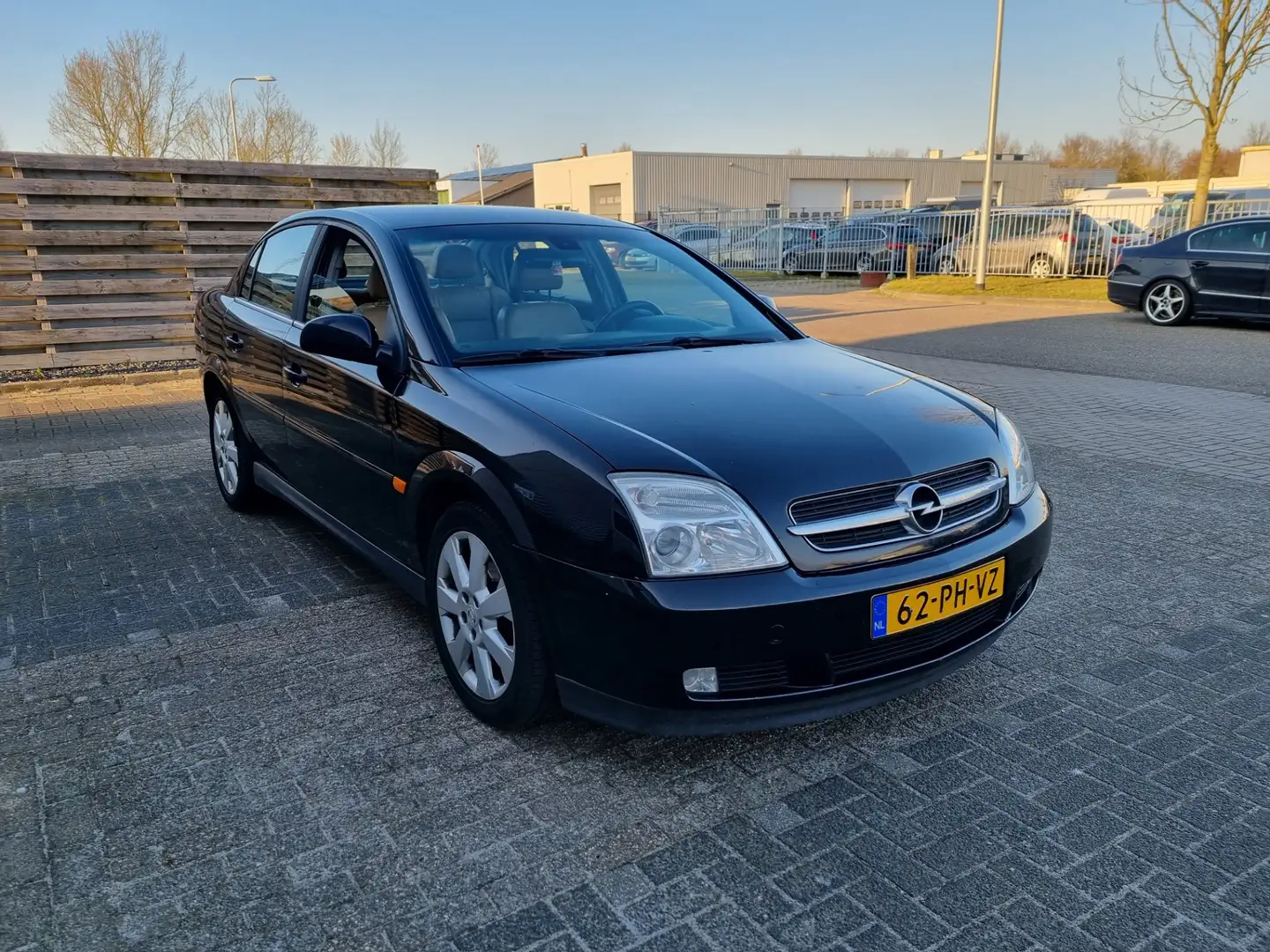 Opel Vectra 2.2-16V Elegance Navigator NAV.+ Clima Bj:2004 NAP Чёрный - 2
