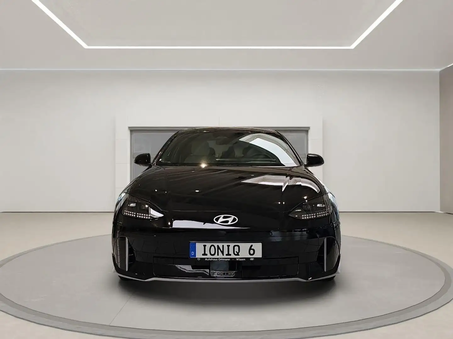 Hyundai IONIQ 6 'UNIQ' 77,4 kWh 4WD Schwarz - 2