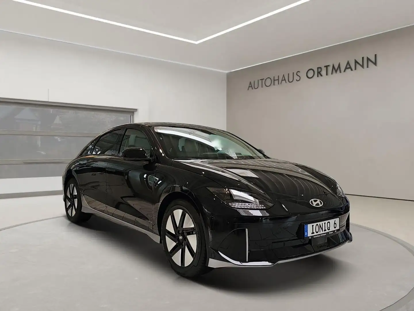 Hyundai IONIQ 6 'UNIQ' 77,4 kWh 4WD Schwarz - 1